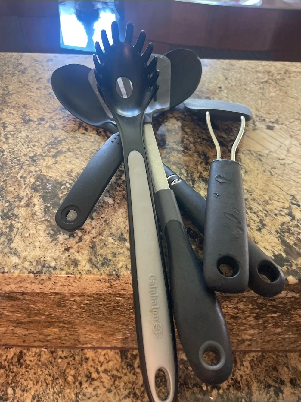 Black Kitchen Utensil Set - Multi-Piece Cooking Tools